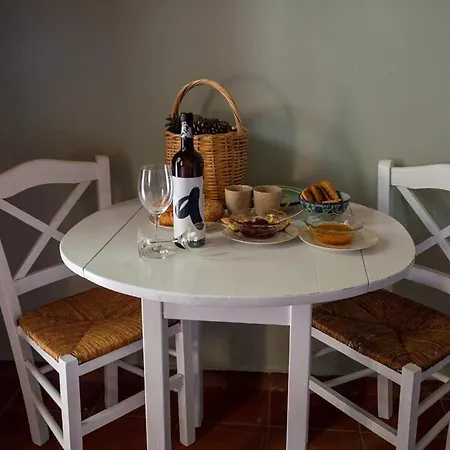 Guest house αρσινόη- μεγαλοχωρι -μέθανα