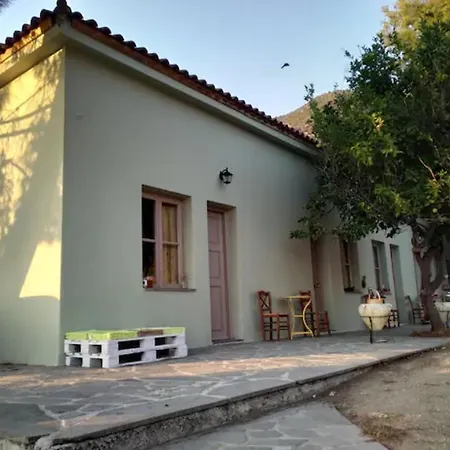 Guest house αρσινόη- μεγαλοχωρι -μέθανα Methana