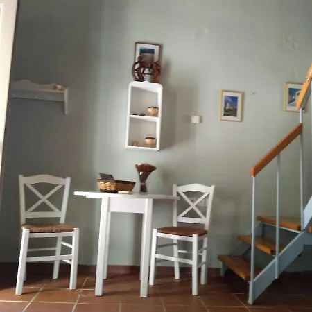 Guest house αρσινόη- μεγαλοχωρι -μέθανα